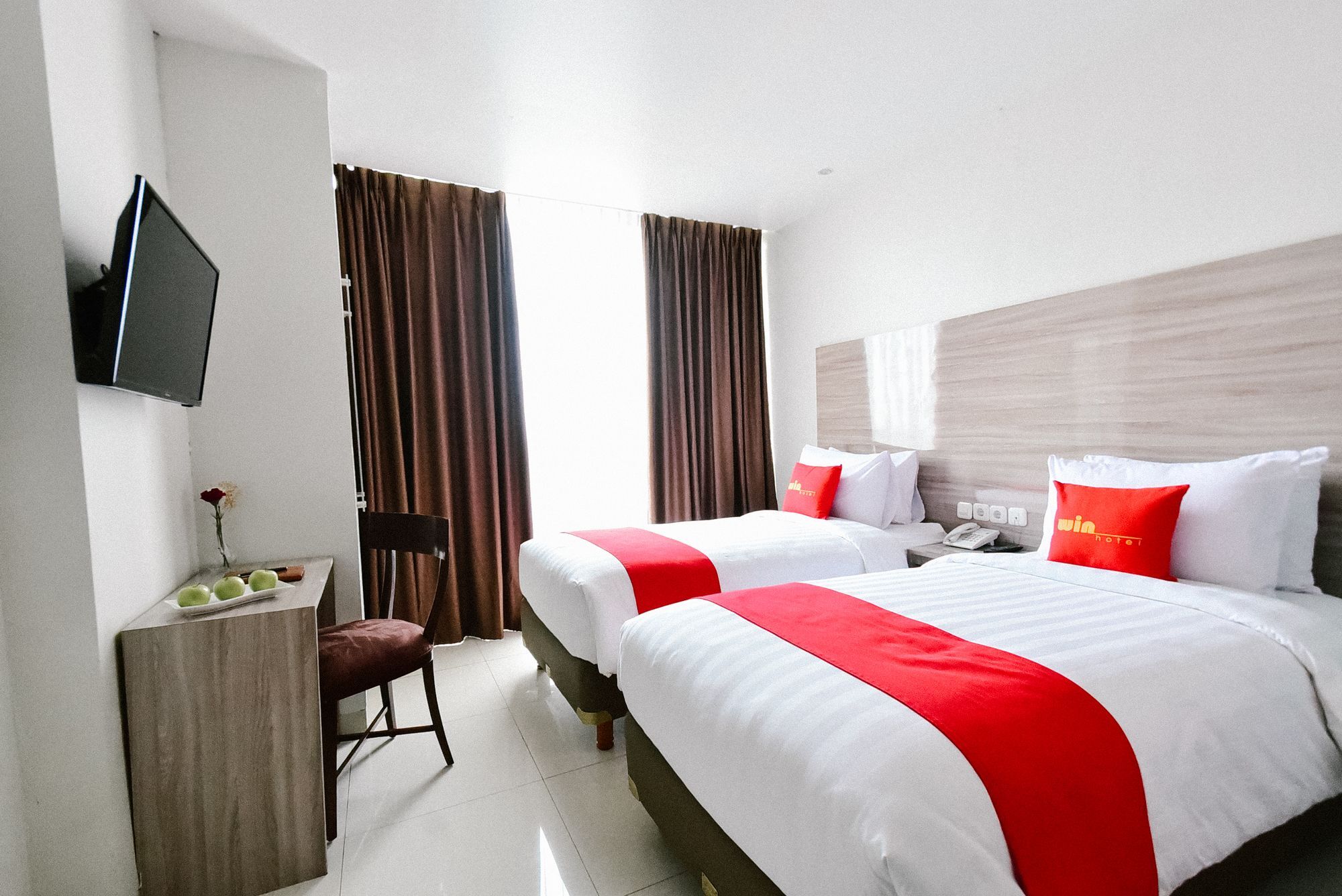 Win Grand Hotel Bekasi Exterior photo